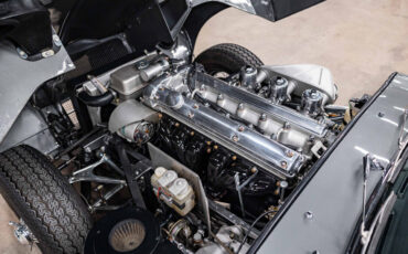 Jaguar-E-Type-1967-Convertible-9