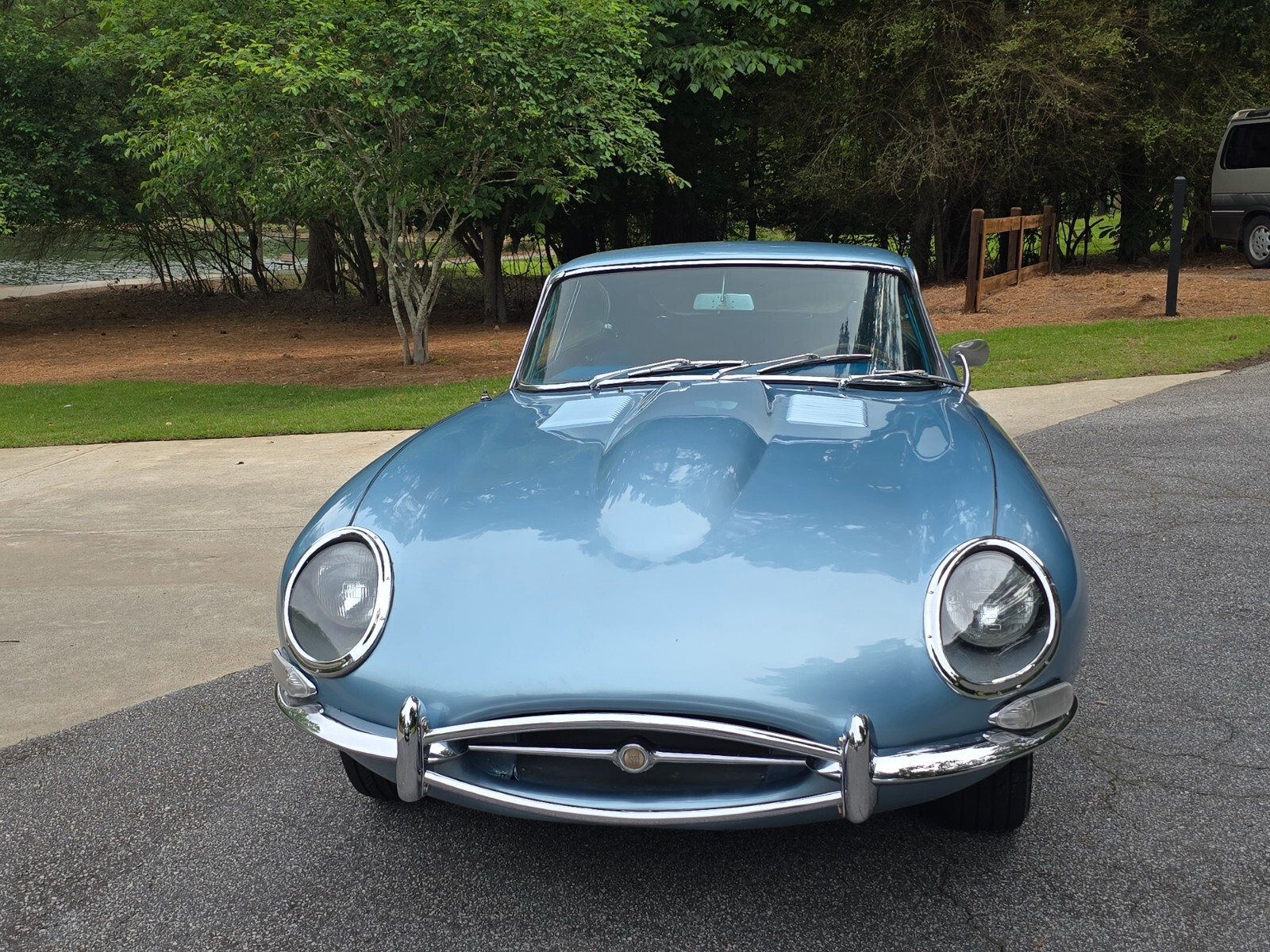 Jaguar-E-Type-1968-Coupe-11
