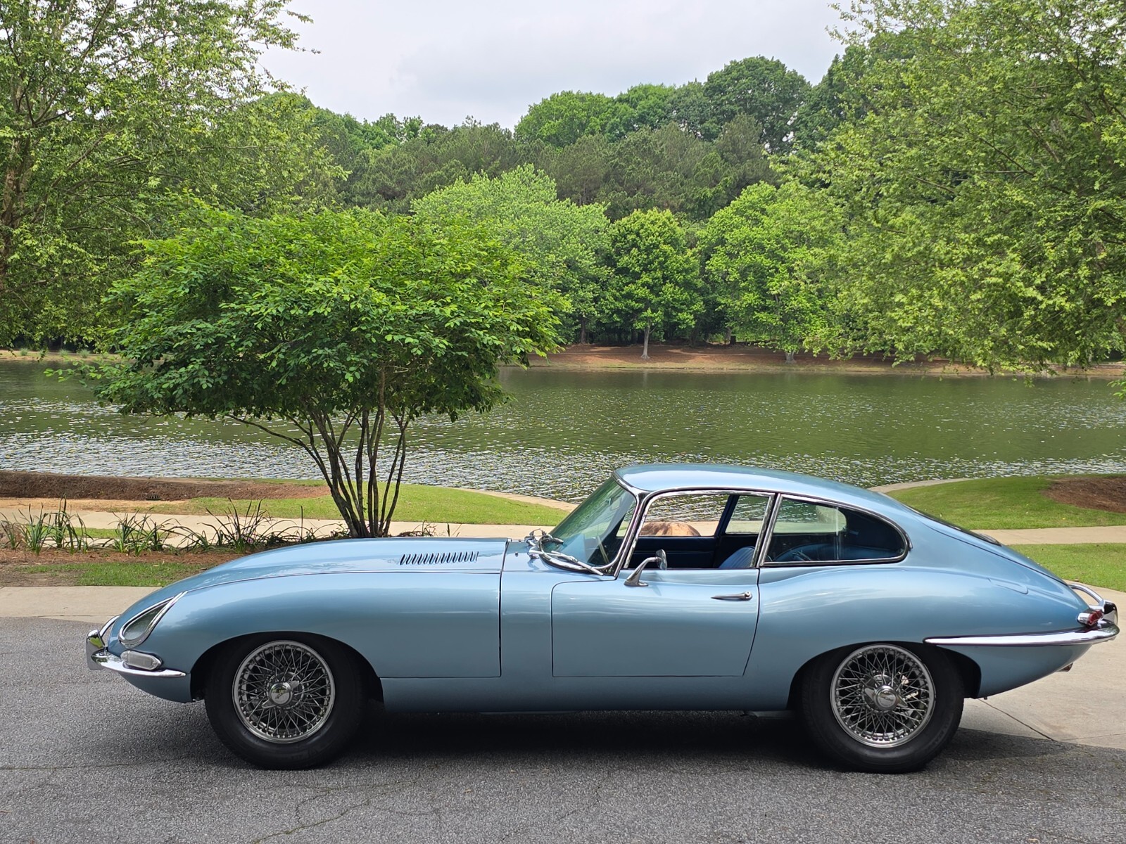 Jaguar-E-Type-1968-Coupe-12