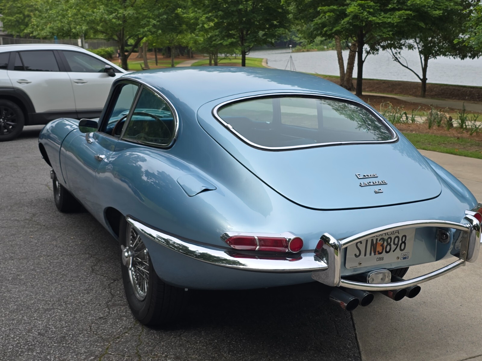 Jaguar-E-Type-1968-Coupe-9