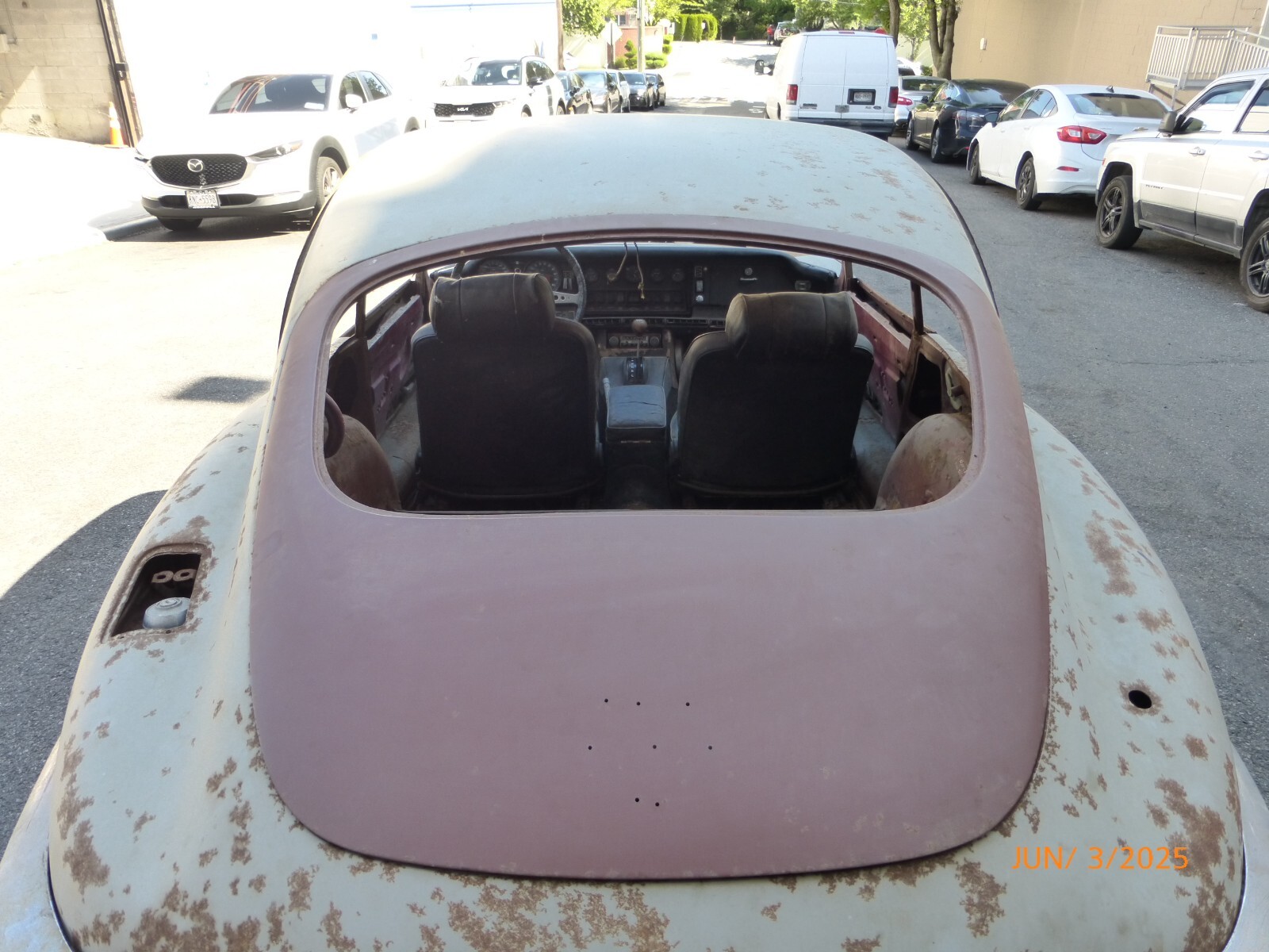 Jaguar-E-Type-1969-11