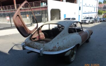 Jaguar-E-Type-1969-22
