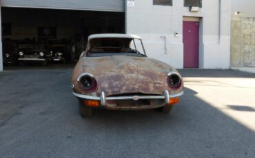 Jaguar-E-Type-1969-29