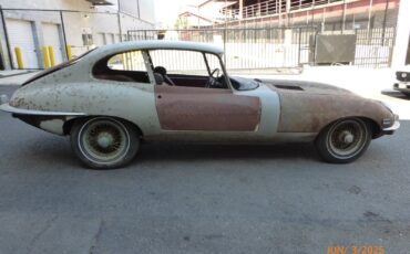 Jaguar-E-Type-1969-4