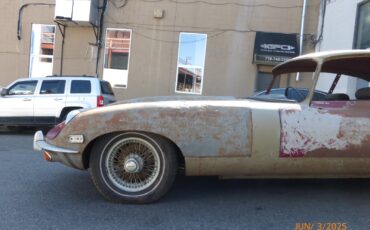 Jaguar-E-Type-1969-8