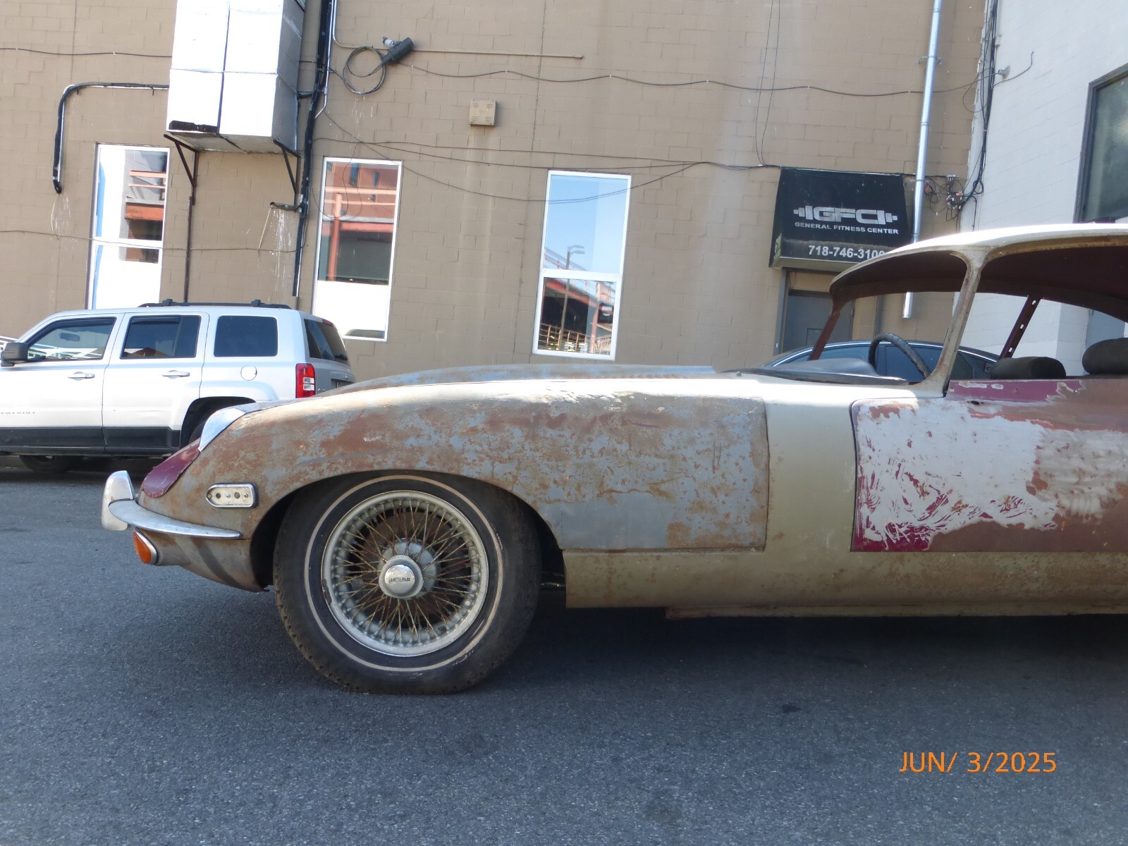 Jaguar-E-Type-1969-8