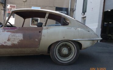 Jaguar-E-Type-1969-9