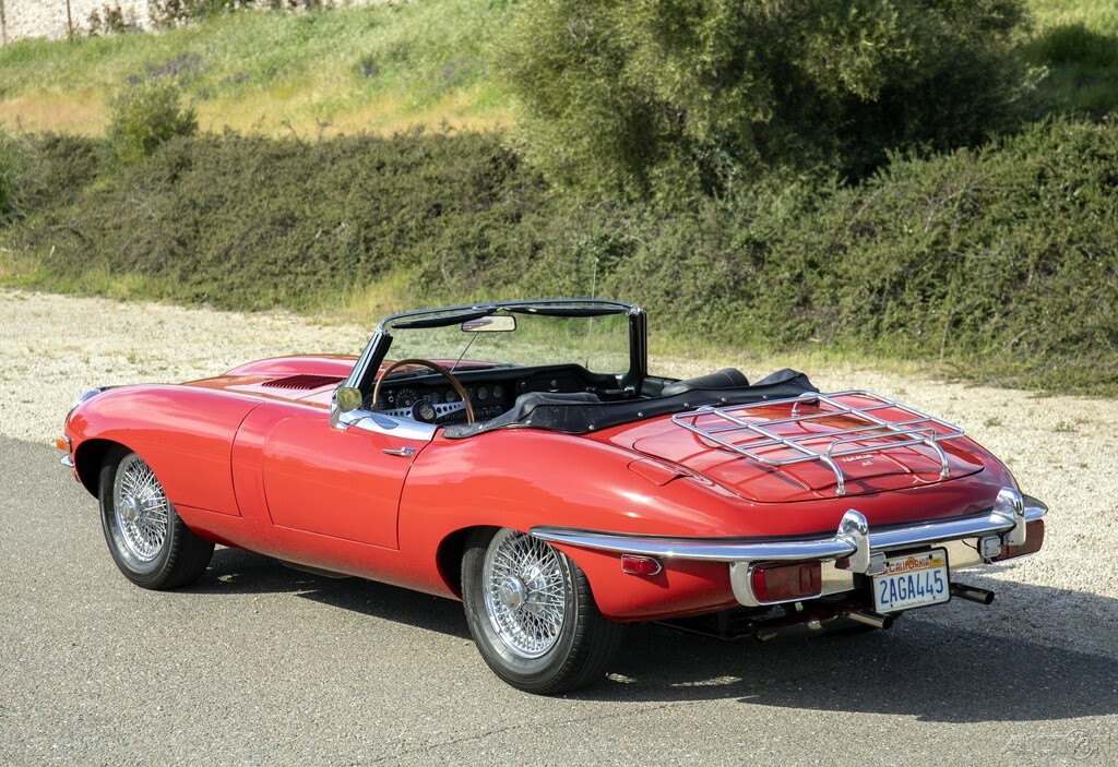 Jaguar-E-Type-1969-Convertible-2