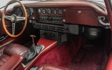Jaguar-E-Type-1971-2D-Coupe-12