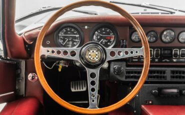 Jaguar-E-Type-1971-2D-Coupe-13