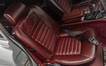 Jaguar-E-Type-1971-2D-Coupe-23