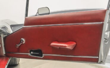 Jaguar-E-Type-1971-2D-Coupe-26