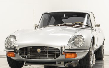 Jaguar-E-Type-1971-2D-Coupe-3