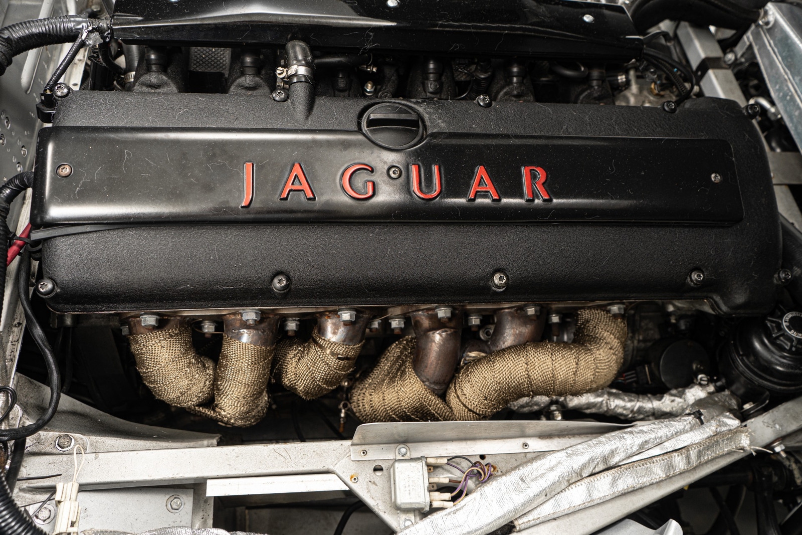 Jaguar-E-Type-1971-2D-Coupe-30