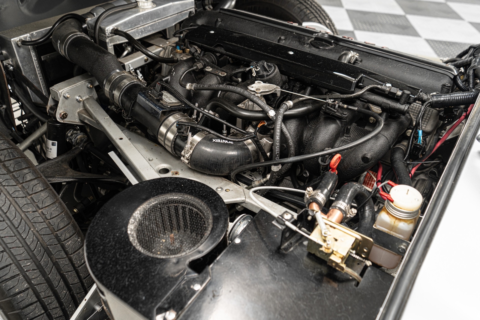 Jaguar-E-Type-1971-2D-Coupe-33