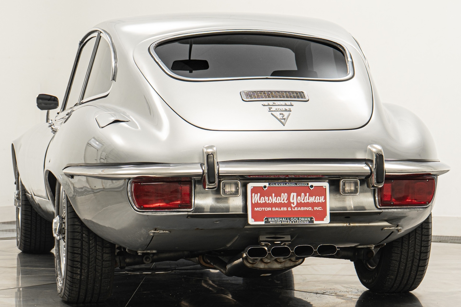 Jaguar-E-Type-1971-2D-Coupe-5