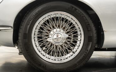 Jaguar-E-Type-1971-2D-Coupe-8