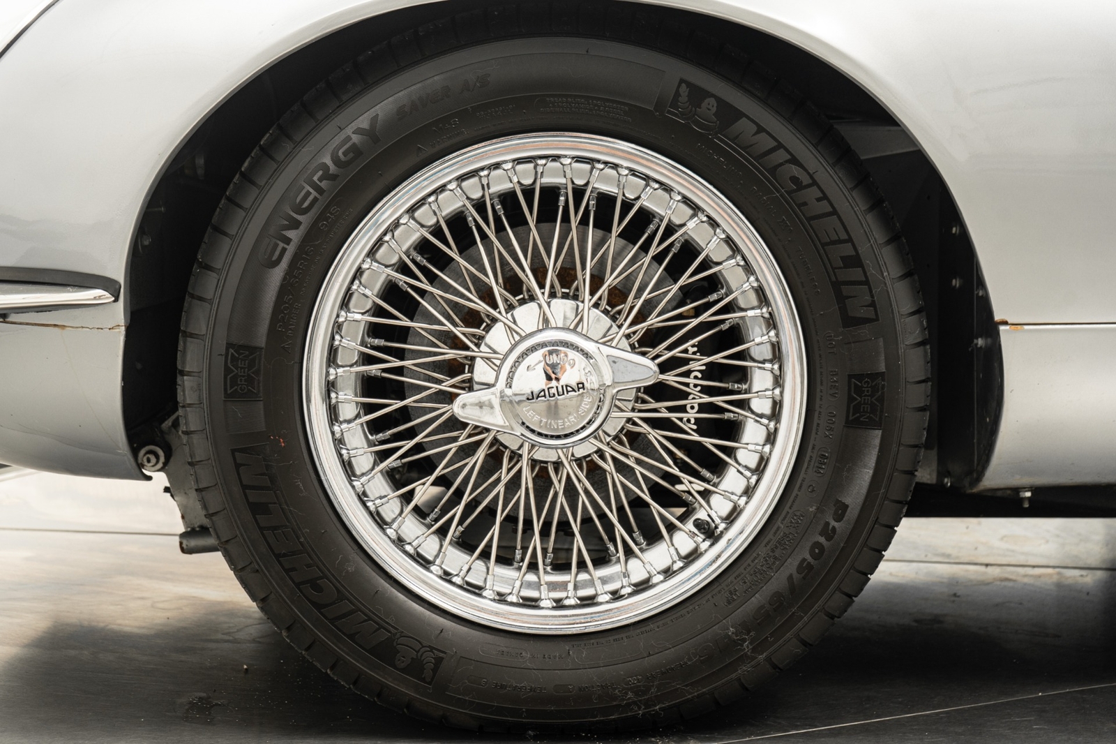 Jaguar-E-Type-1971-2D-Coupe-8
