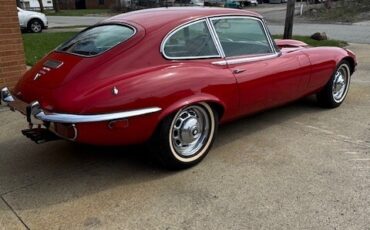Jaguar-E-Type-1971-3