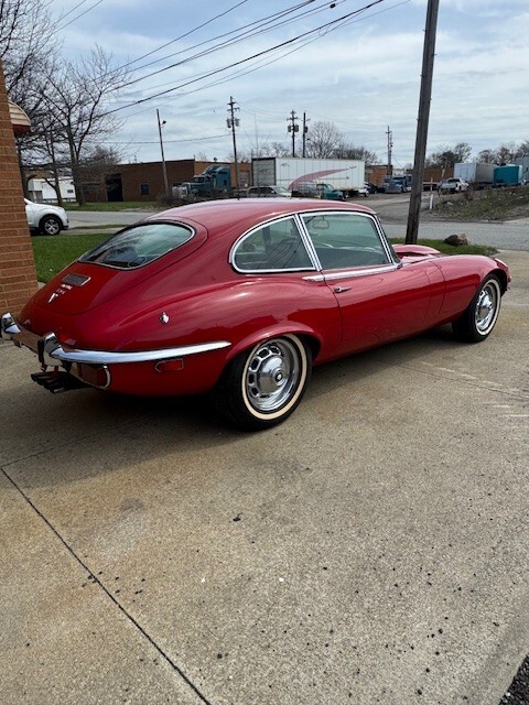 Jaguar-E-Type-1971-3