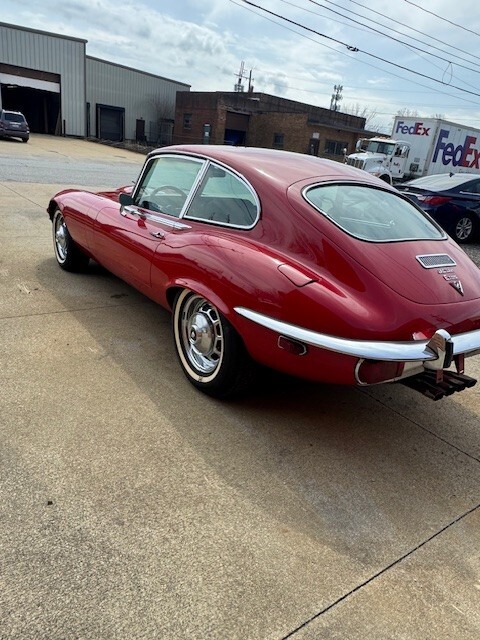 Jaguar-E-Type-1971-5