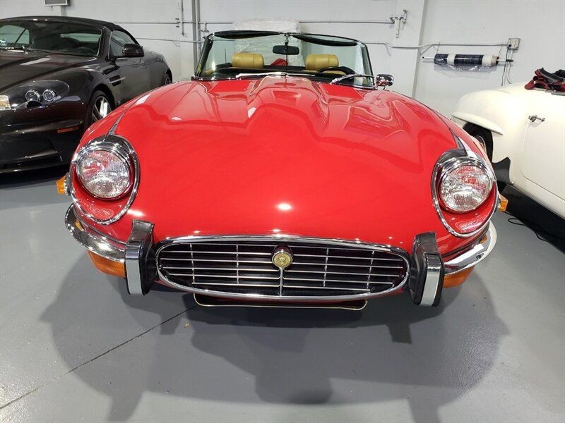 Jaguar-E-Type-1974-Convertible-1