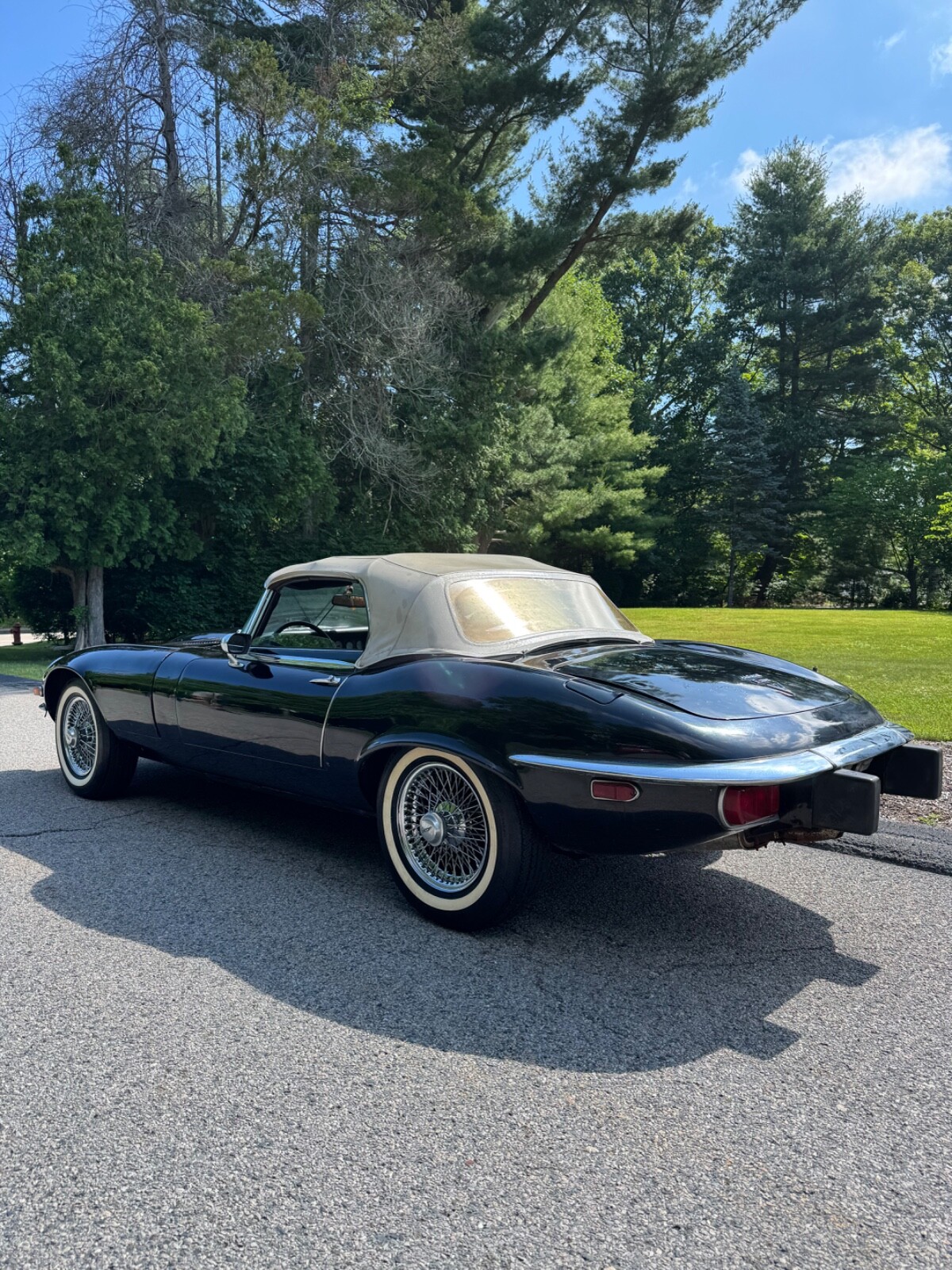 Jaguar-E-Type-1974-Convertible-2