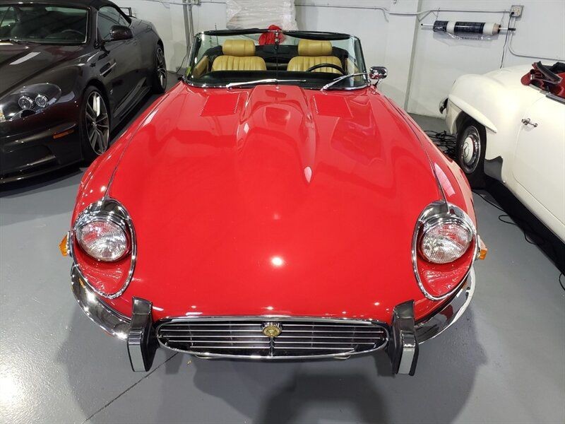 Jaguar-E-Type-1974-Convertible-2
