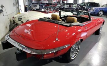 Jaguar-E-Type-1974-Convertible-3