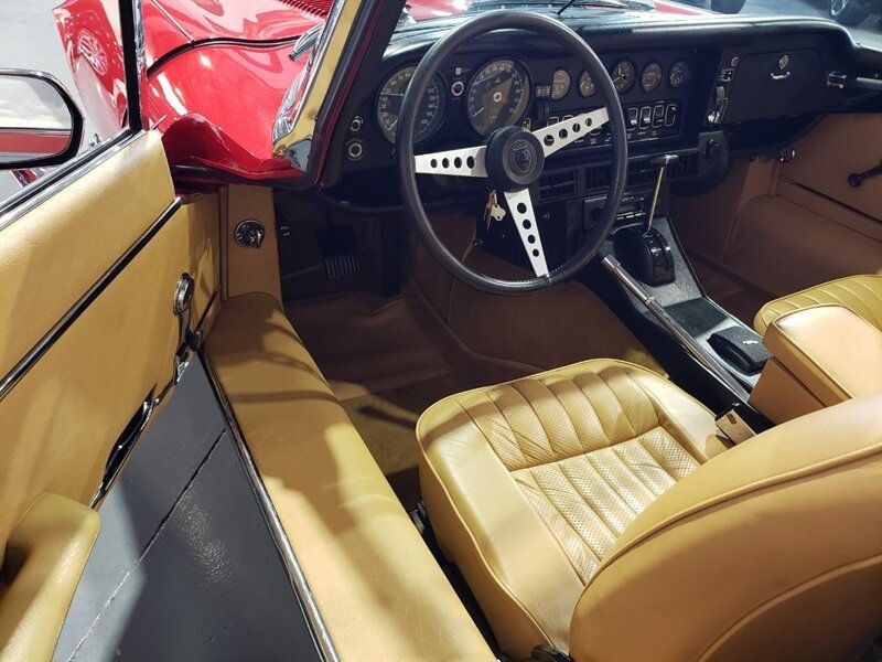 Jaguar-E-Type-1974-Convertible-4
