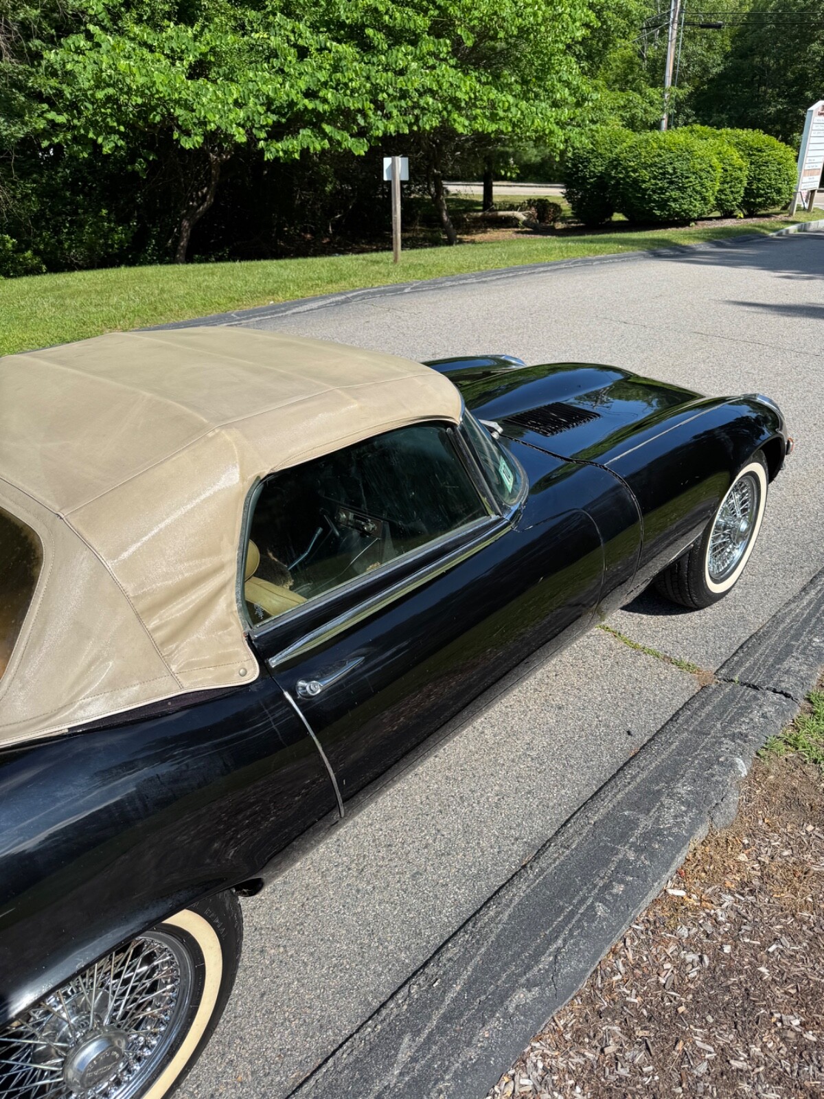 Jaguar-E-Type-1974-Convertible-5
