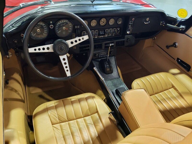 Jaguar-E-Type-1974-Convertible-5