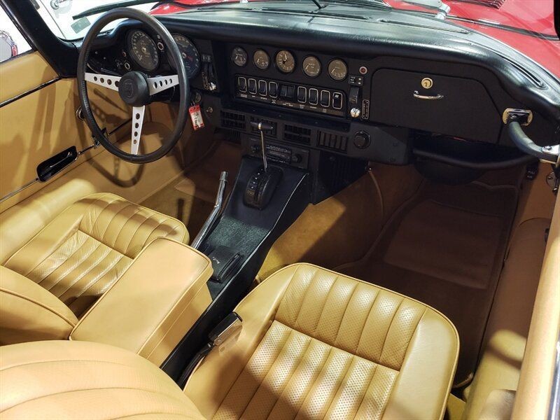 Jaguar-E-Type-1974-Convertible-6