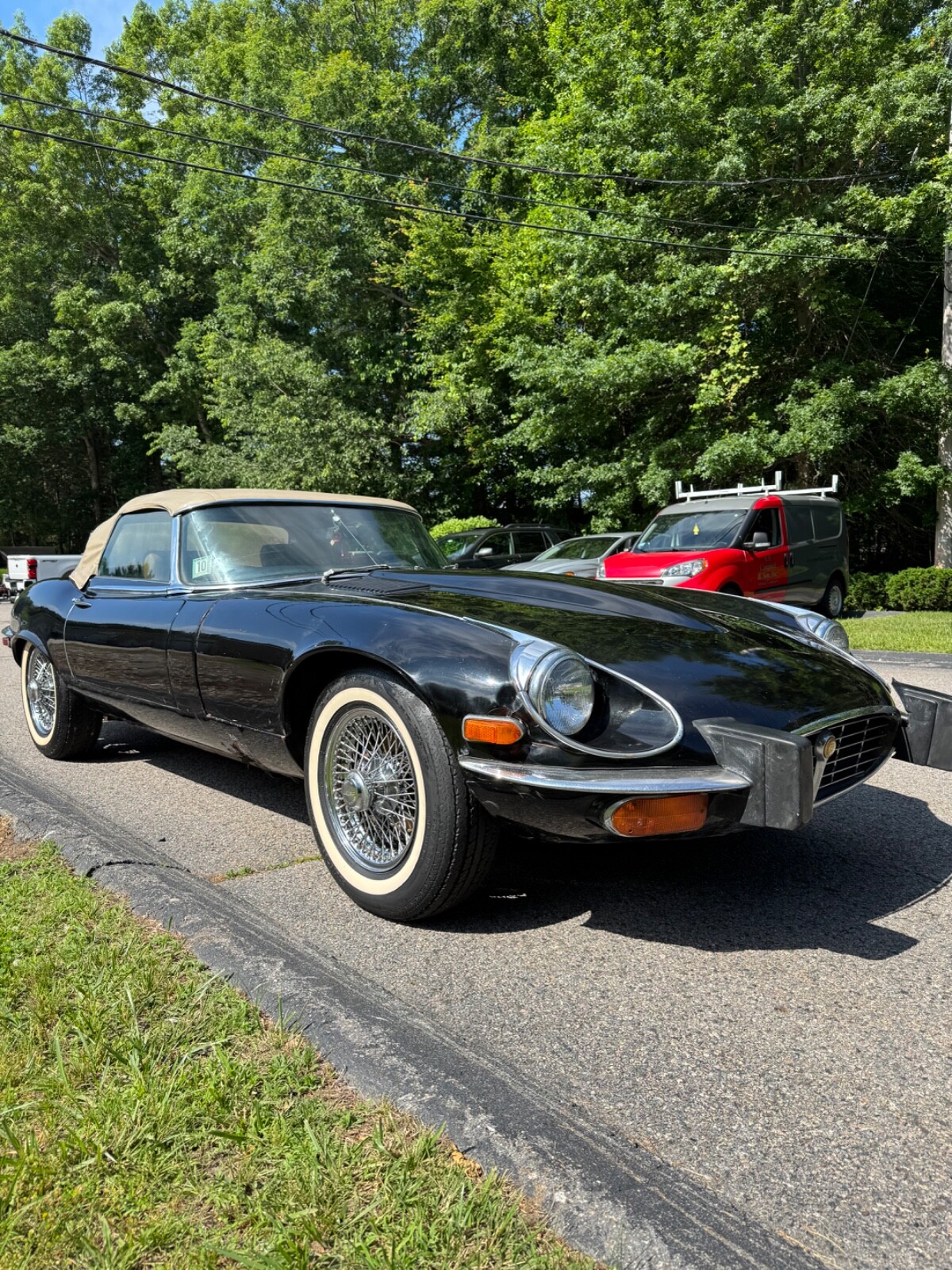 Jaguar-E-Type-1974-Convertible-8