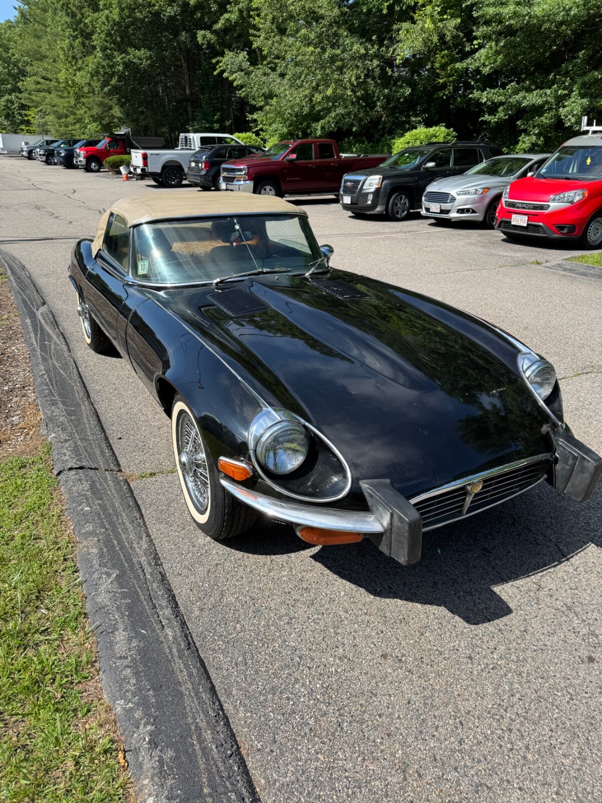 Jaguar-E-Type-1974-Convertible-9