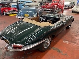 Jaguar-E-Type-4.2-1967-Convertible-1