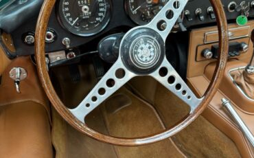 Jaguar-E-Type-4.2-1967-Convertible-12