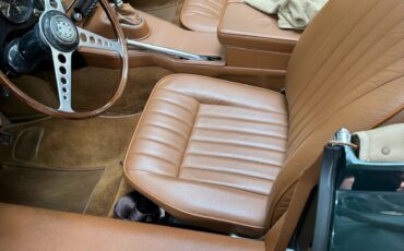 Jaguar-E-Type-4.2-1967-Convertible-13