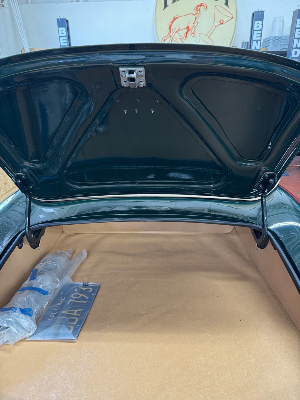 Jaguar-E-Type-4.2-1967-Convertible-16