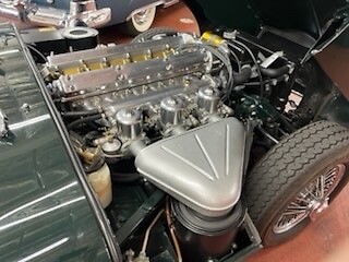 Jaguar-E-Type-4.2-1967-Convertible-19