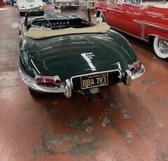 Jaguar-E-Type-4.2-1967-Convertible-2