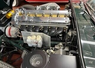 Jaguar-E-Type-4.2-1967-Convertible-20