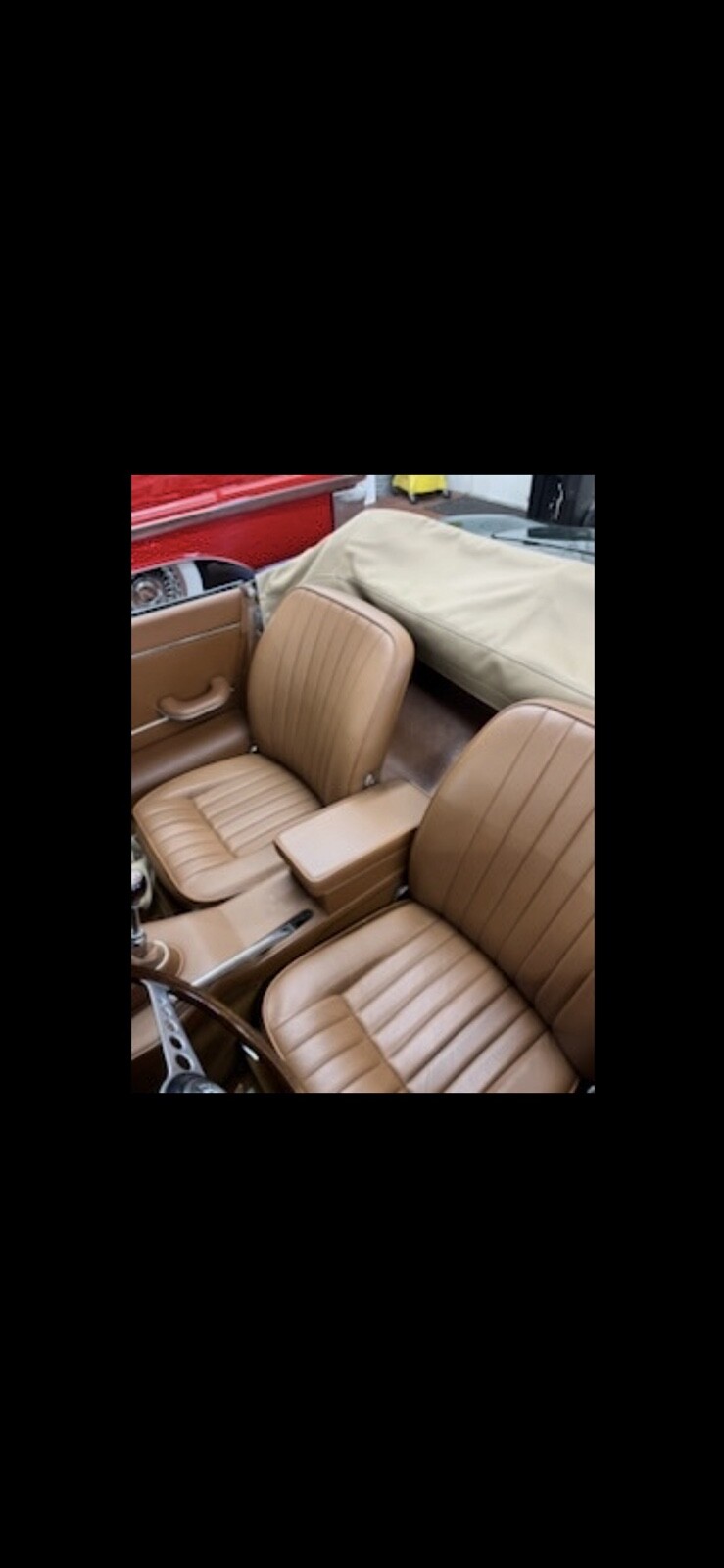 Jaguar-E-Type-4.2-1967-Convertible-31