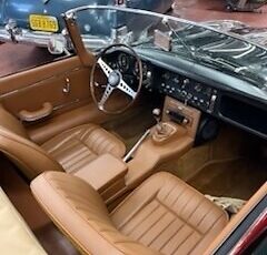 Jaguar-E-Type-4.2-1967-Convertible-6