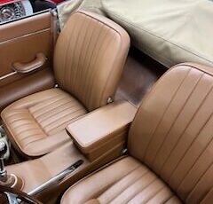 Jaguar-E-Type-4.2-1967-Convertible-7