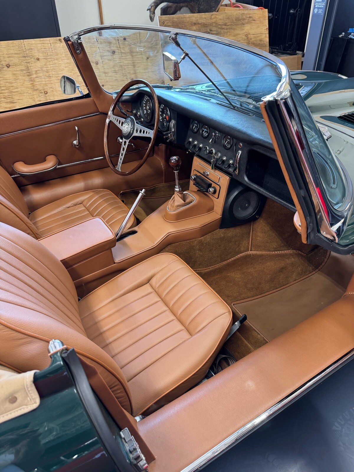 Jaguar-E-Type-4.2-1967-Convertible-8
