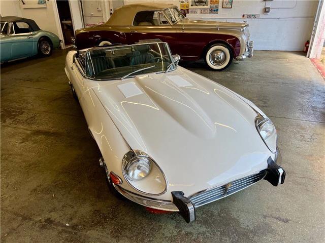 Jaguar-E-Type-Roadster-1973-1