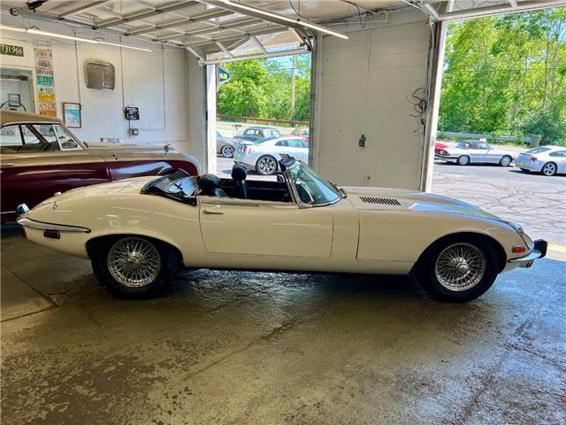 Jaguar-E-Type-Roadster-1973-10