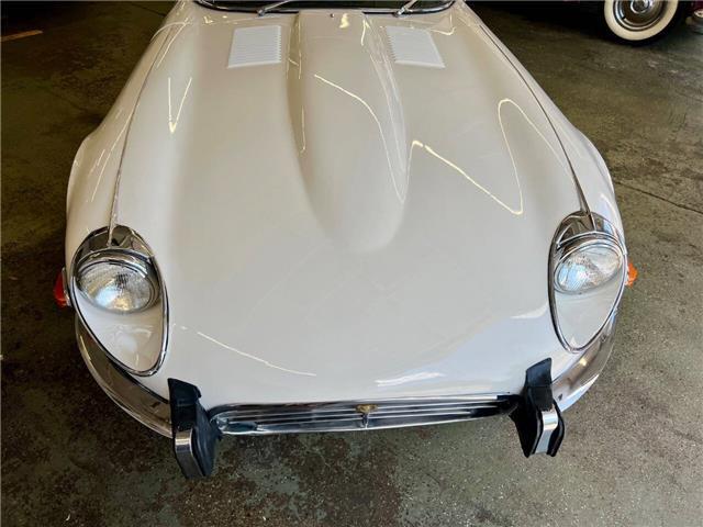 Jaguar-E-Type-Roadster-1973-13