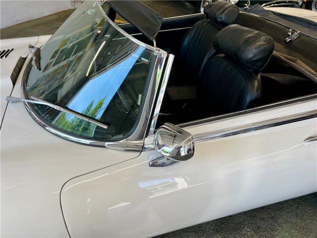 Jaguar-E-Type-Roadster-1973-17